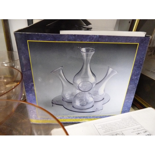 80 - Collection of grapefruit dishes, collector's plates, colour print etc.