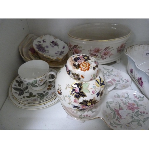 91 - Collection of decorative ceramics including trefoil dish, wall pocket, cups, saucers, jelly moulds, ... 