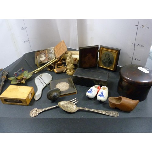 226 - Box containing Bakelite-style hair tidy, daguerreotype, 19th century snuff box, table lighter, spoon... 