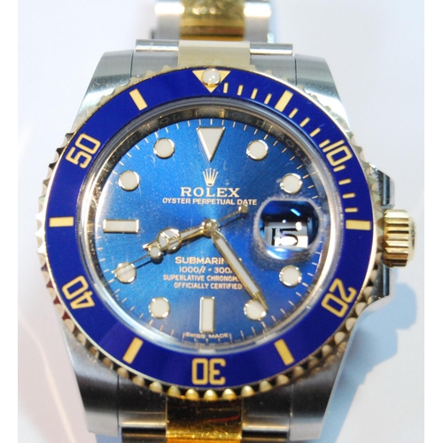 125 - Gent's Rolex Oyster Perpetual Date Submariner wristwatch, with blue dial and bezel, stainless steel ... 