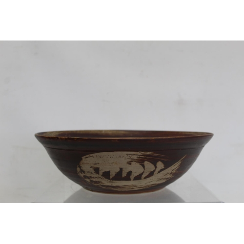 319 - Harry and May Davis Crowan Cornish studio pottery circular bowl with wax resist, brown and celadon g... 