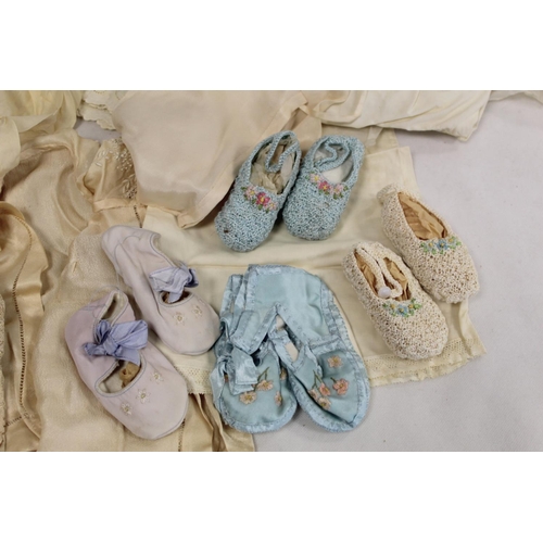 529 - Small quantity of antique baby's clothes including lace and embroidered gowns, two lace bonnets, bib... 