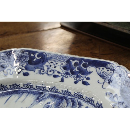 226 - 18th century Chinese blue and white porcelain ashet of octagonal form with central landscape panel s... 