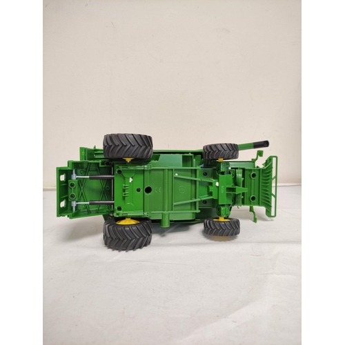 70 - Siku Farmer 4254 1:32 John Deere T670i combine harvester set with trailer and reaper (3) 