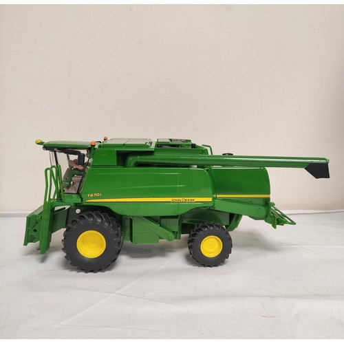 70 - Siku Farmer 4254 1:32 John Deere T670i combine harvester set with trailer and reaper (3) 