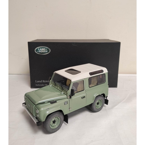 73 - Kyosho boxed 1:18 scale Land Rover Defender 90 Heritage in Grasmere green. Metal construction with b... 