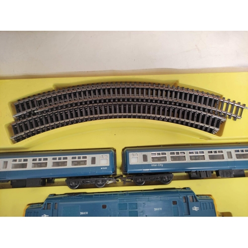 10 - Vintage Hornby R504 00 gauge Inter City Express Set complete with box and papers. Box is defective o... 