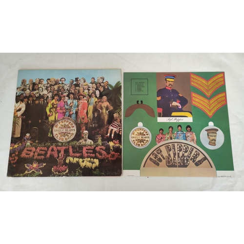 586 - Beatles records to include the Beatles Red & Blue albums, Beatles Ballads and a first UK pressin... 