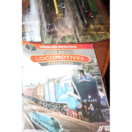 200b - Large collection of great British Locomotives Collection models and magazines, approx. twenty-five m... 