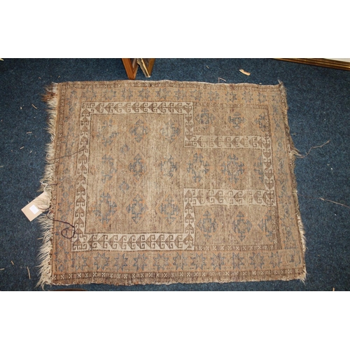 846 - Turkish geometric fringed prayer rug, 98 x 87cm.