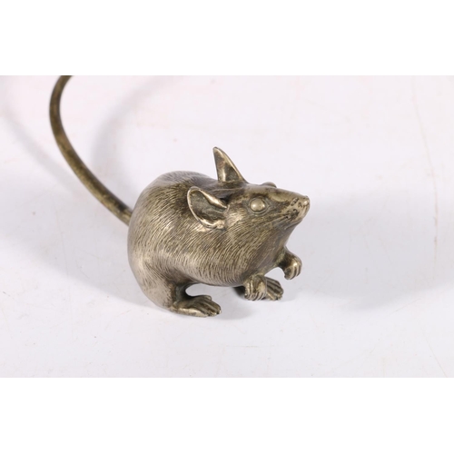 108 - Oriental model of a rat, 14cm long.