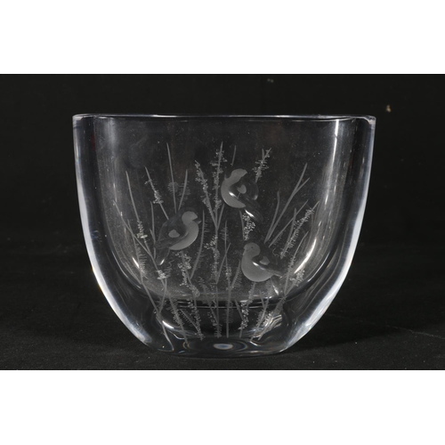 44 - Kjellander of Sweden glass vase decorated with birds, signed to base 'Kjellander 568-1680', 13cm.