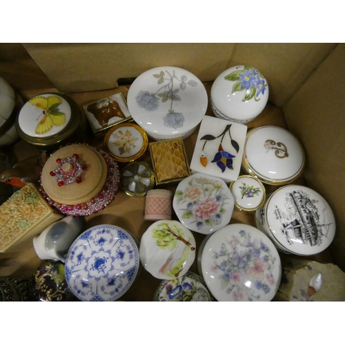 160 - Large collection of trinket boxes.
