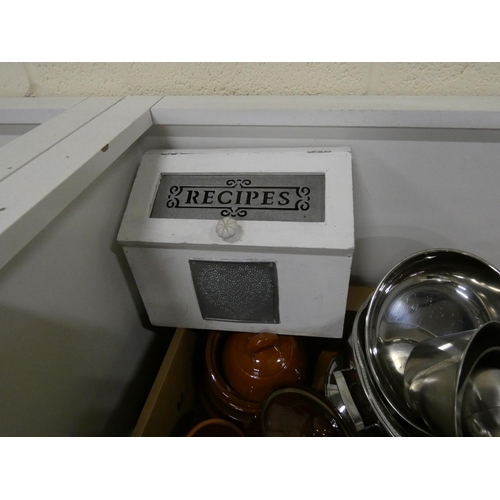 172 - Large box of kitchenalia to include ramekins, dishes, etc.