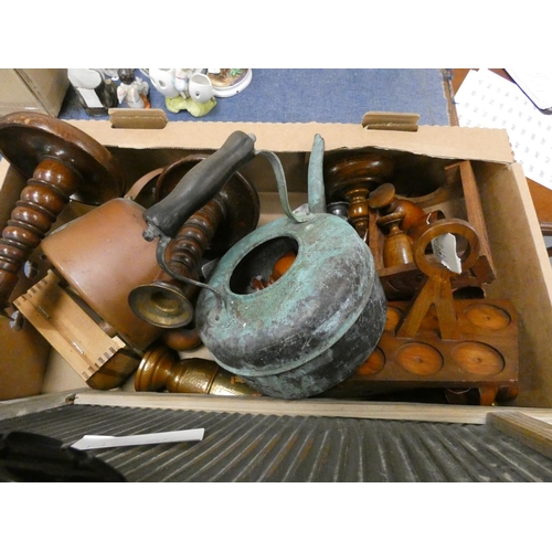 252 - Miscellaneous treen & other items to include washboard and candlesticks.