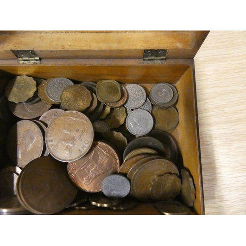 39 - Small box of vintage coins, mainly British.