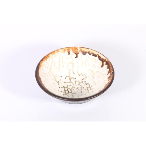 164 - Studio Pottery bowl, with white glazed interior, signed MHI to base, 15cm diameter.