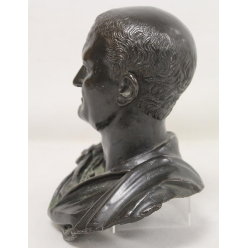 185 - Antique cast bronze bust of a distinguished Roman, possibly Emperor Vespasian, hollow, 22cm high x 2... 