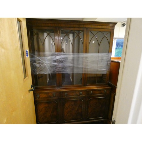 44 - Large mahogany astral glazed bookcase.