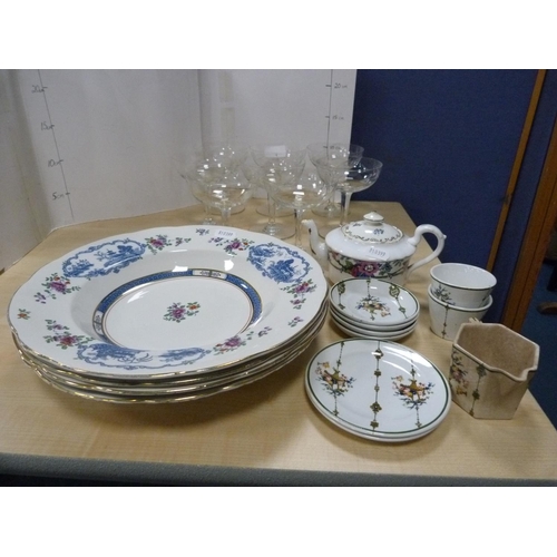 1 - Set of eight champagne glasses with floral decoration, a child's part tea set and four Booth's soup ... 