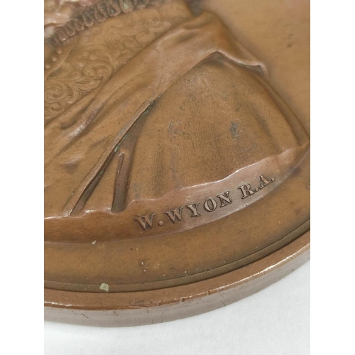 177 - Great Britain. 1844 re-opening of Royal Exchange. Obv Thomas Gresham dr. bust with cap / rev facade ... 