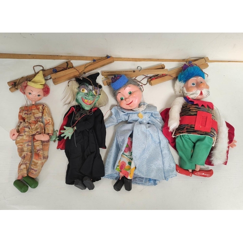 62 - Four unboxed vintage Pelham Puppets marionettes to include King & Queen, Witch etc. (4)