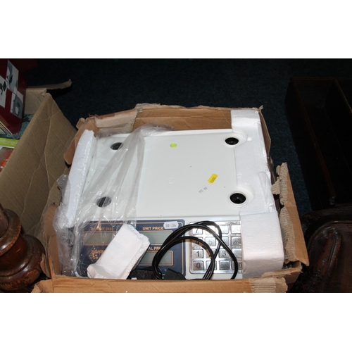 416 - Set of scales.