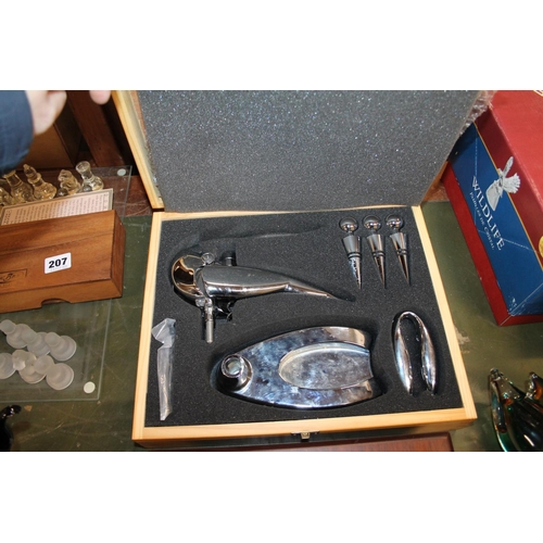 209 - Corkscrew bottle opening sets, and others.