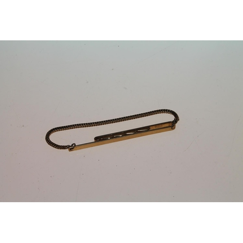 457 - 9ct gold tie clip, 6.4g.