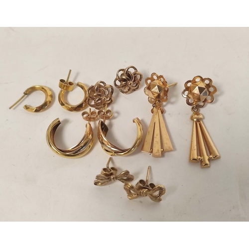 39 - Two pairs of Creole style earrings and three other pairs, approx. 12.0g.