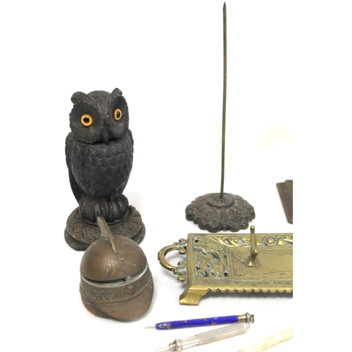 325 - 19th century treen inkwell in the form of an owl with inset glass eyes, lacking liner, a.f., 15cm hi... 