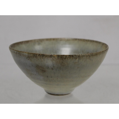 528 - Small Chinese Song /Yuan style Jun ware bowl of flared form with creamy white and grey glazes, 10.5c... 