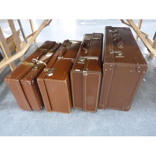 118 - Four assorted travel cases.