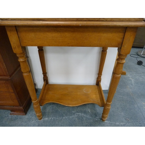 289 - Victorian pine wash stand with later tiled top.