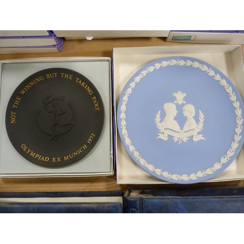 93 - Wedgwood Jasper ware and Black Basalt ware boxed plates, various themes including commemorative, als... 