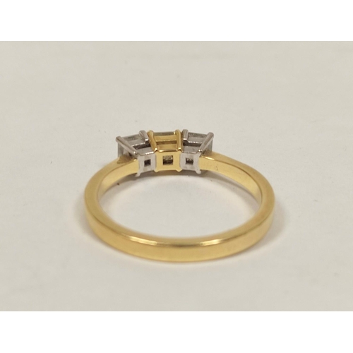 62 - Unusual diamond three stone ring with princess cut brilliants, approx. 4mm square, the centre of cha... 