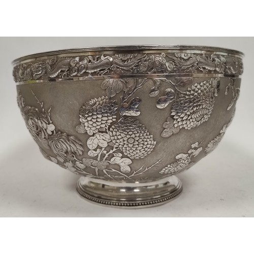 64 - Fine Chinese export silver bowl, hemispherical, with chased sprays of chrysanthemums and other flowe... 