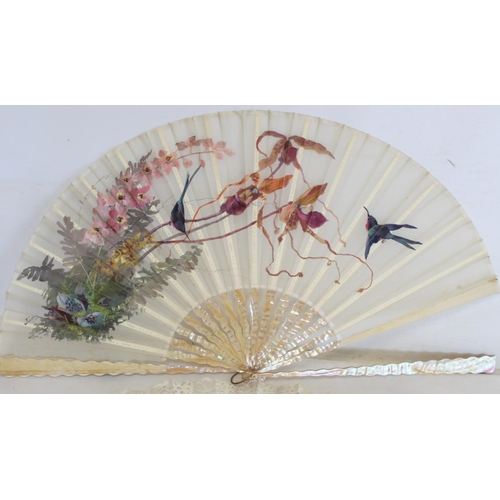 446 - Five various 19th/early 20th century ladies fans, comprising: Duvelloroy mother of pearl and painted... 