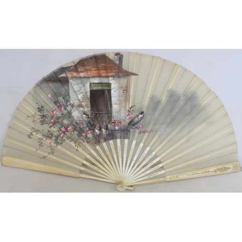 446 - Five various 19th/early 20th century ladies fans, comprising: Duvelloroy mother of pearl and painted... 