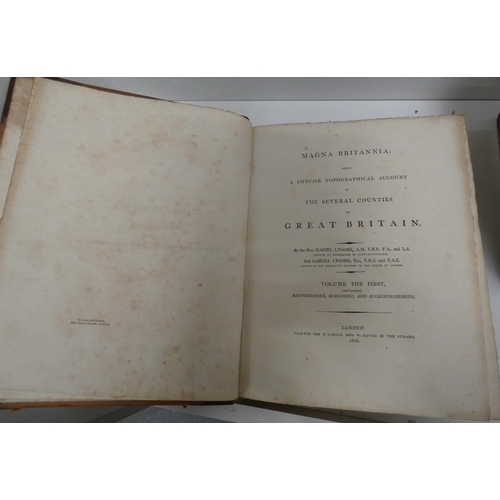 166 - LYSONS D. & S.  Magna Britannia. Vol. re. Bedfordshire, Berkshire & Buckinghamshire. Many fl... 