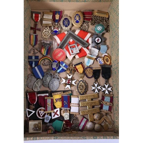 289 - Collection of Masonic Knight's Templar badges and medals to include a silver and enamel 'In Hoc Sign... 