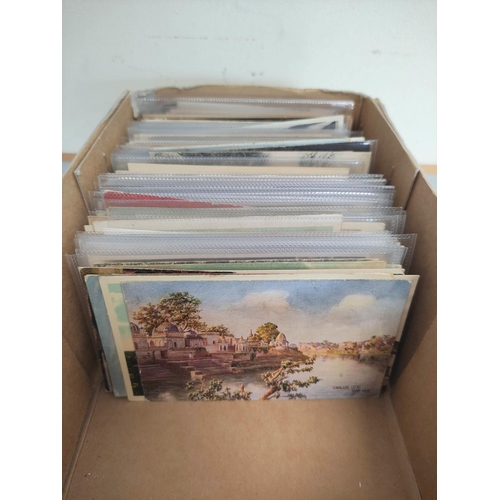 194 - Carton containing over 400 early 20th century postcards mostly of British and world topographical su... 