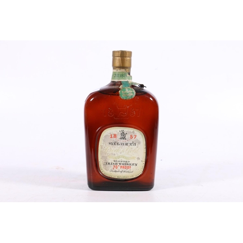 158K - GILBEY'S Crock O' Gold blended Irish whiskey 70° proof, no vol stated though likely to be 75cl.&... 