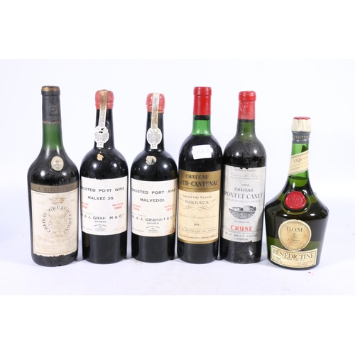 158M - Two bottles of GRAHAM'S Crusted Port Wine Malvedos 1958, bottled 1960 by W & J Graham & Co O... 