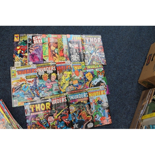 139 - A box of vintage comics to include Marvel and DC Comics including Red Sonja (1976), The Mighty Thor ... 