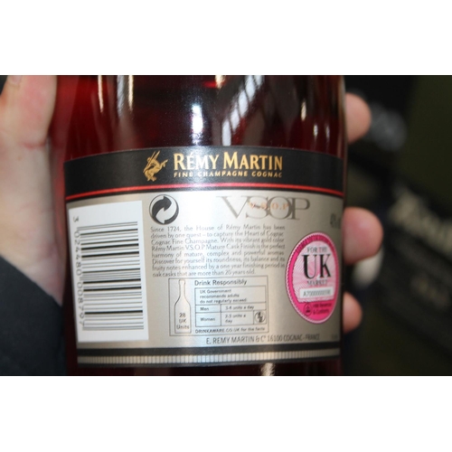 164 - Two bottles including GRAND MACNISH 12 year old blended Scotch whisky 40% abv 70cl and REMY MARTIN V... 