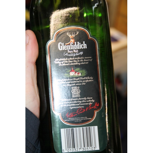 190 - GLENFIDDICH single malt Scotch whisky including 15 year Distillery Edition 51% abv 70cl, old style '... 