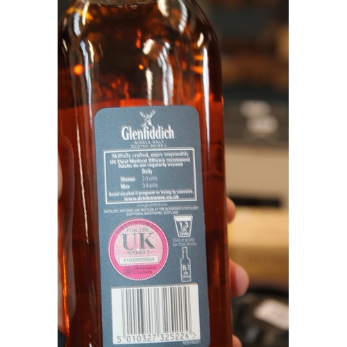 190 - GLENFIDDICH single malt Scotch whisky including 15 year Distillery Edition 51% abv 70cl, old style '... 