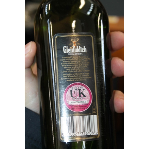 190 - GLENFIDDICH single malt Scotch whisky including 15 year Distillery Edition 51% abv 70cl, old style '... 