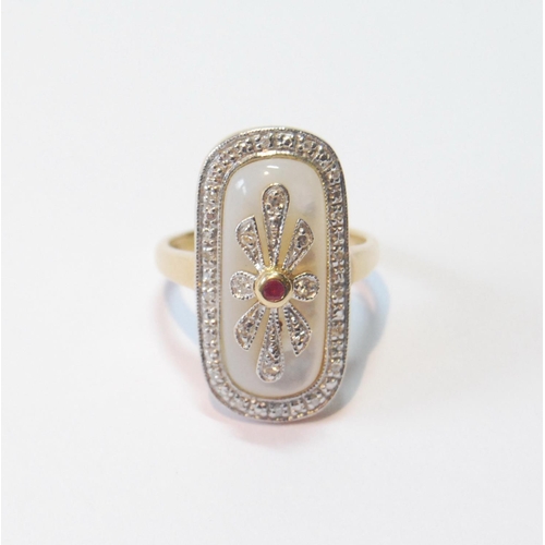 55 - Finger ring with a ruby and diamonds upon pearl, in gold, '18k', 9.4g gross, size O.